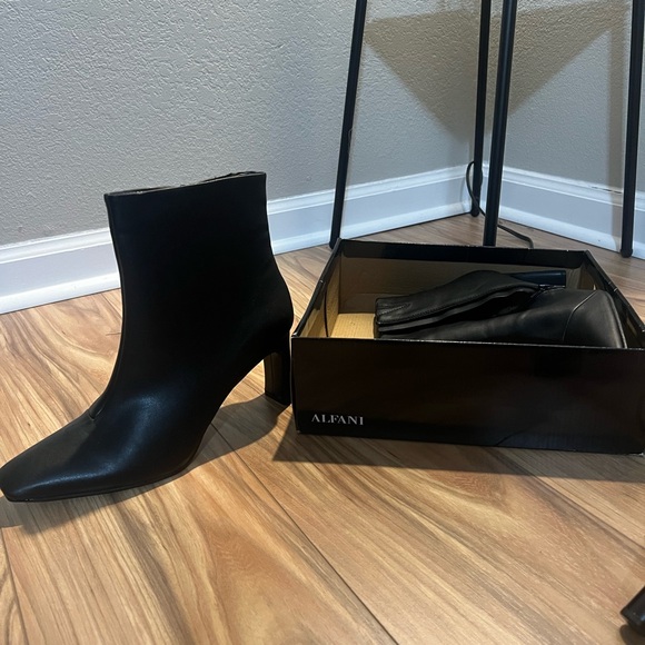 Alfani heeled boots - Picture 2 of 5